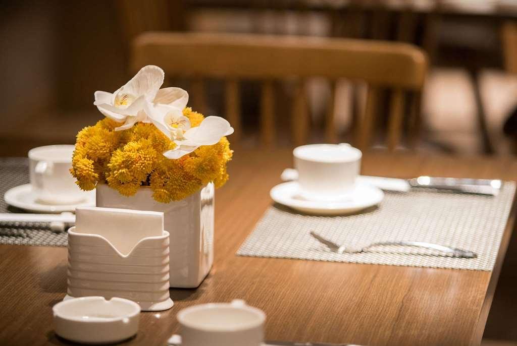 Ramada Encore Jintang Чэнду Ресторан фото