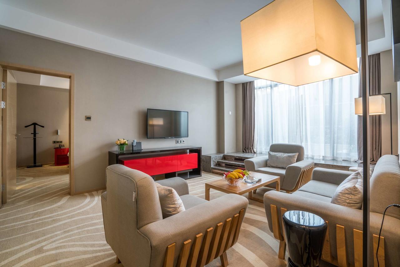 Ramada Encore Jintang Чэнду Экстерьер фото